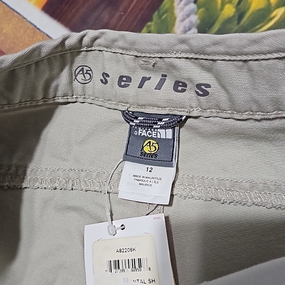 North Face A5 Series Cargo Shorts Size 12 New - Picture 4 of 7